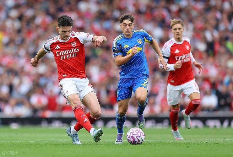Kaiyun Sports-开云体育-阿森纳发布备战花絮，清晨主帅复盘，德甲任务艰巨，年轻球员得到机会(阿森纳近十年最佳阵容)