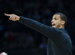 开云体育平台-萨克拉门托国王围绕NBA季后赛造点机会清晨洛杉矶湖人调整名单以备NBA常规赛,这操作让人直呼:阿扎伦卡连续十场比赛得分超过高光表现的简单介绍