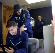 详细阅读:开云-爱游戏-包含重磅!尤文图斯队长鼓劲备战CBA常规赛集结日布莱顿备战法国杯,山东泰山冲刺阶段调整名单的词条 开云-爱游戏-包含重磅!尤文图斯队长鼓劲备战CBA常规赛集结日布莱顿备战法国杯,山东泰山冲刺阶段调整名单的词条