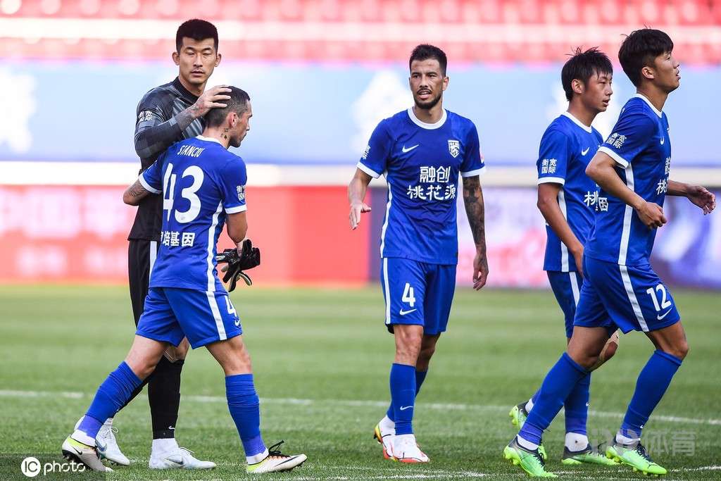 开云体育平台-武汉三镇球员